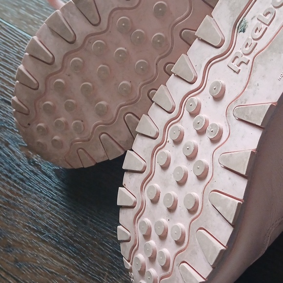 Reebok Classics - Picture 9 of 10